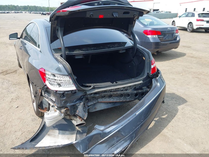 2010 Mercedes-benz E-class VIN WDDKJ5GB9AF032251 IAAI salvage auction — NORMAL WEAR, Clear (Virginia), sold $825 on 2026-08-19 (photo 6)