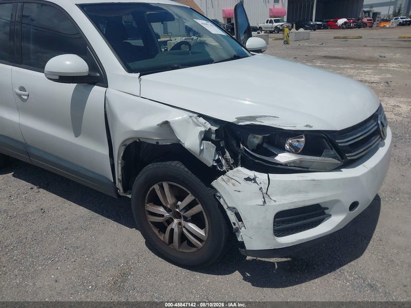 2015 Volkswagen Tiguan VIN WVGAV7AX7FW505321 IAAI salvage auction — NORMAL WEAR, Clear (Florida), sold $475 on 2026-08-18 (photo 6)