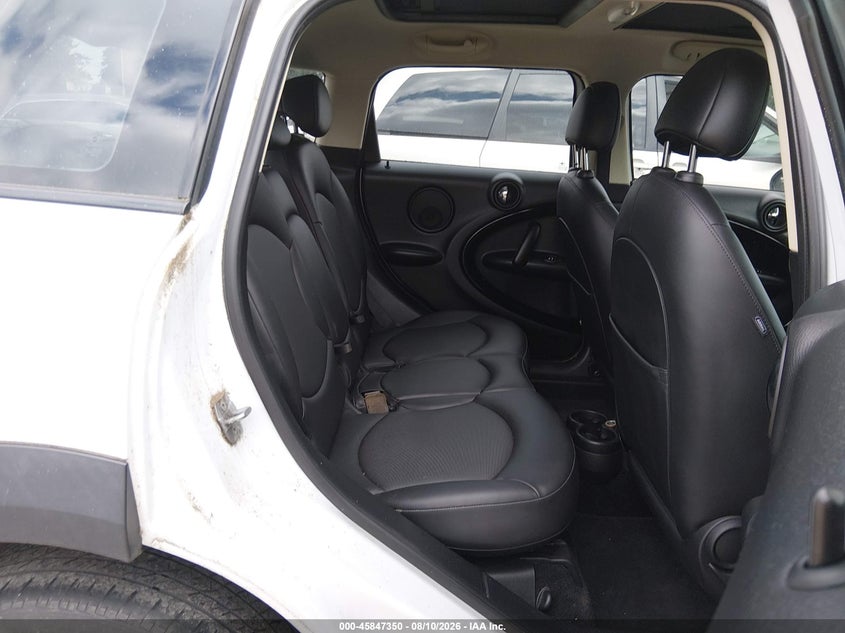 2014 Mini Countryman VIN WMWZB3C58EWR37738 IAAI salvage auction — NORMAL WEAR, Clear (Washington), sold $825 on 2026-08-19 (photo 8)