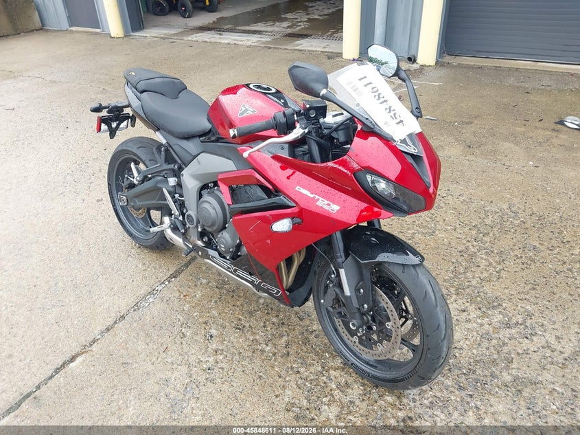 2025 Triumph motorcycle Daytona VIN SMTL23UF6STCB2975 IAAI salvage auction — FRONT END, Wait Title, sold $3,150 on 2026-09-22 (photo 1)