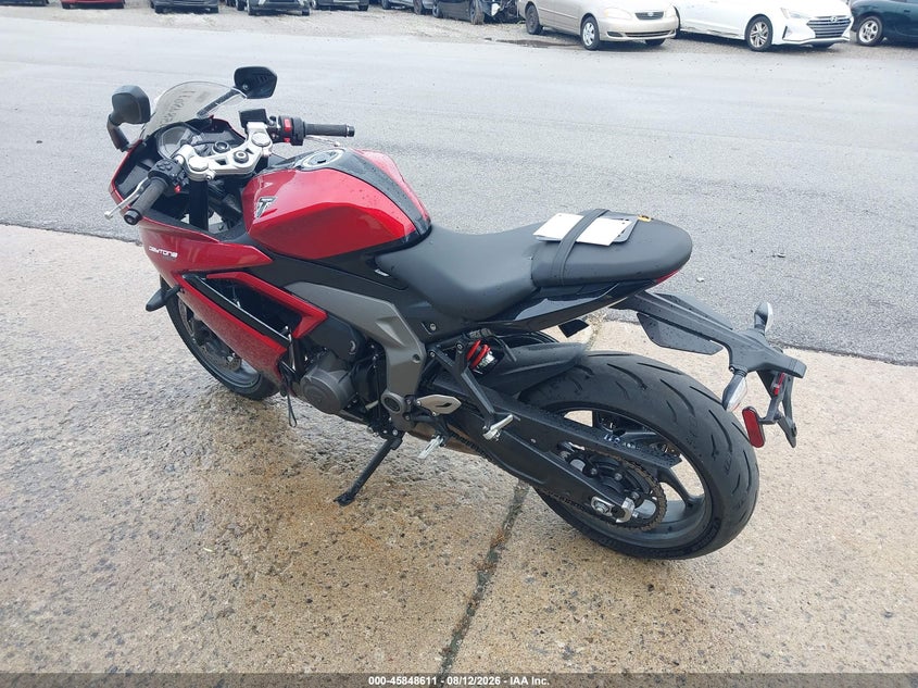 2025 Triumph motorcycle Daytona VIN SMTL23UF6STCB2975 IAAI salvage auction — FRONT END, Wait Title, sold $3,150 on 2026-09-22 (photo 3)