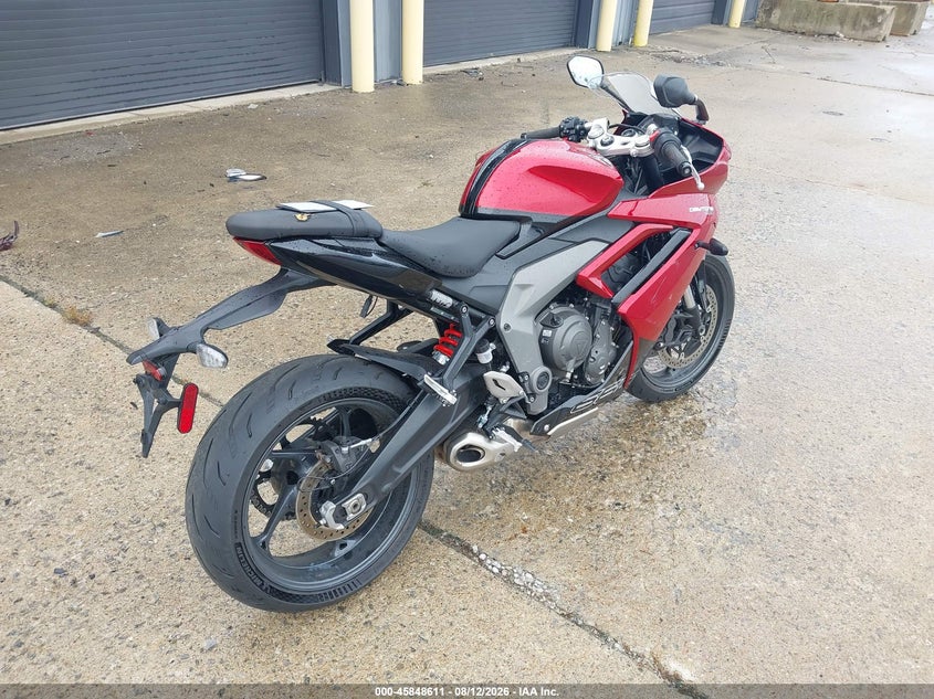 2025 Triumph motorcycle Daytona VIN SMTL23UF6STCB2975 IAAI salvage auction — FRONT END, Wait Title, sold $3,150 on 2026-09-22 (photo 4)