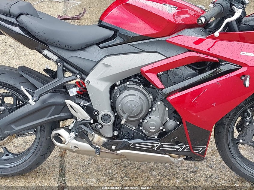 2025 Triumph motorcycle Daytona VIN SMTL23UF6STCB2975 IAAI salvage auction — FRONT END, Wait Title, sold $3,150 on 2026-09-22 (photo 8)