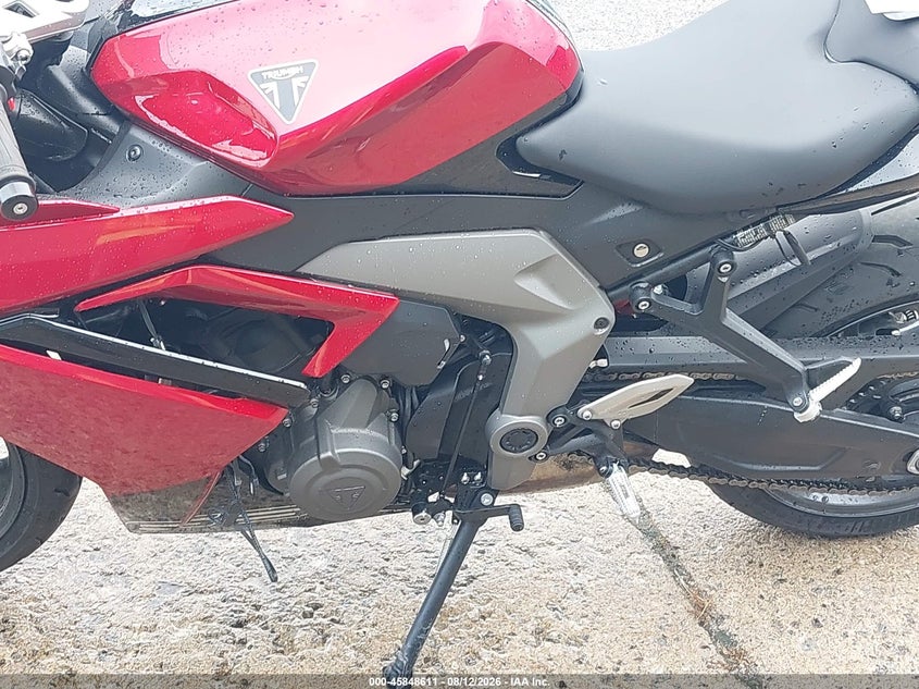 2025 Triumph motorcycle Daytona VIN SMTL23UF6STCB2975 IAAI salvage auction — FRONT END, Wait Title, sold $3,150 on 2026-09-22 (photo 9)