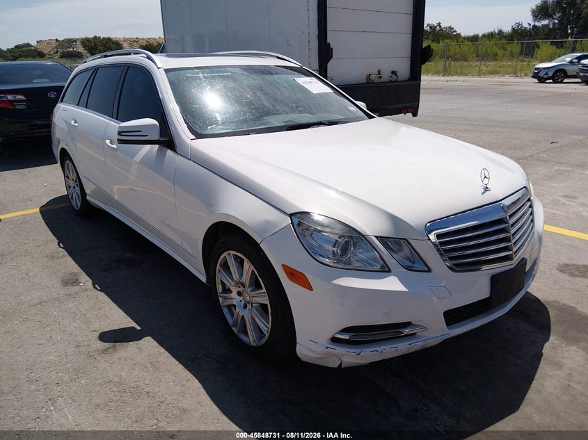 2013 Mercedes-benz E-class VIN WDDHH8JB5DA764961 IAAI salvage auction — NORMAL WEAR, Clear (Texas), sold $900 on 2026-08-20 (photo 1)