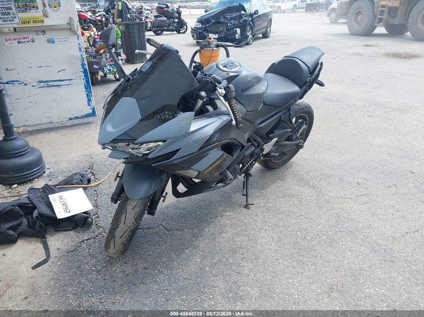 2024 Kawasaki Ninja VIN ML5EXER14RDAD5357 IAAI salvage auction — LEFT FRONT, Wait Title, sold $1,600 on 2026-10-07 (photo 2)