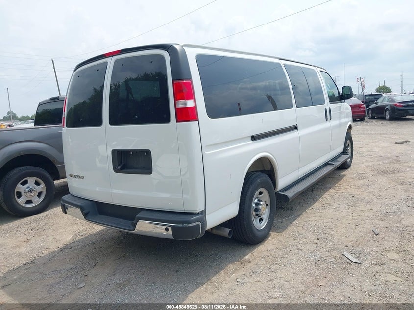 2025 Chevrolet Express VIN 1GAZGPFP4S1258284 IAAI salvage auction — FRONT END, Salvage Title, sold $23,850 on 2026-08-19 (photo 4)