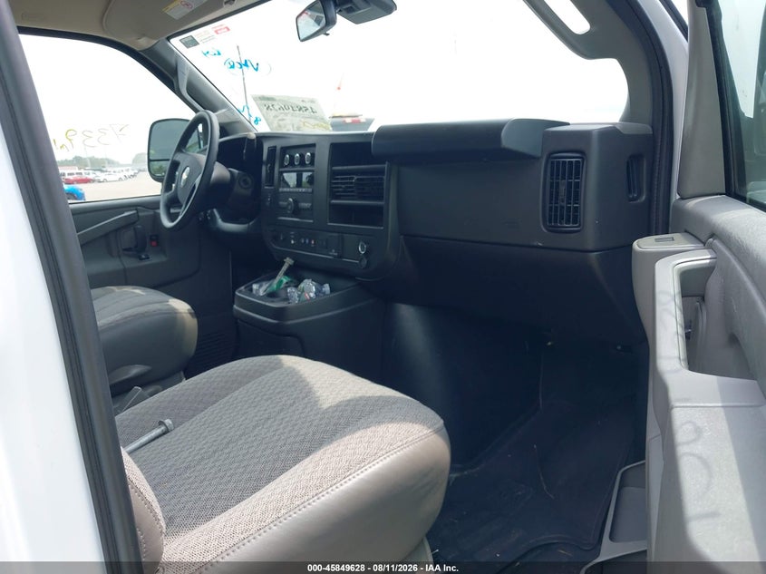 2025 Chevrolet Express VIN 1GAZGPFP4S1258284 IAAI salvage auction — FRONT END, Salvage Title, sold $23,850 on 2026-08-19 (photo 5)