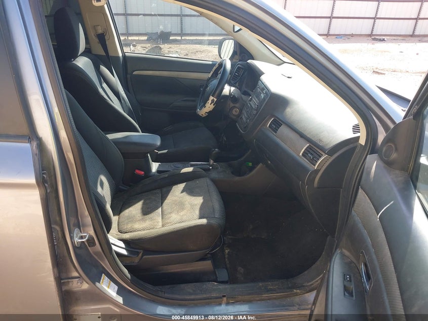 2016 Mitsubishi Outlander VIN JA4AD2A34GZ013847 IAAI salvage auction — RIGHT FRONT, Salvage Title, sold $2,000 on 2026-09-07 (photo 5)