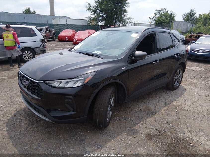 2025 Ford Escape VIN 1FMCU9MN8SUA62040 IAAI salvage auction — RIGHT FRONT, Salvage Title, sold $15,350 on 2026-08-21 (photo 2)