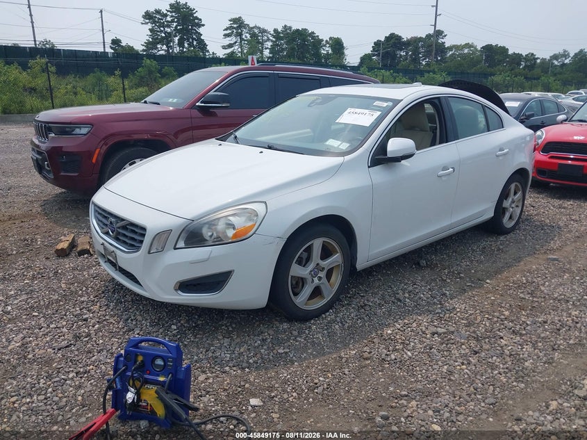 2013 Volvo S60 VIN YV1612FS3D2193132 IAAI salvage auction — FRONT END, Salvage Title, sold $400 on 2026-08-18 (photo 2)