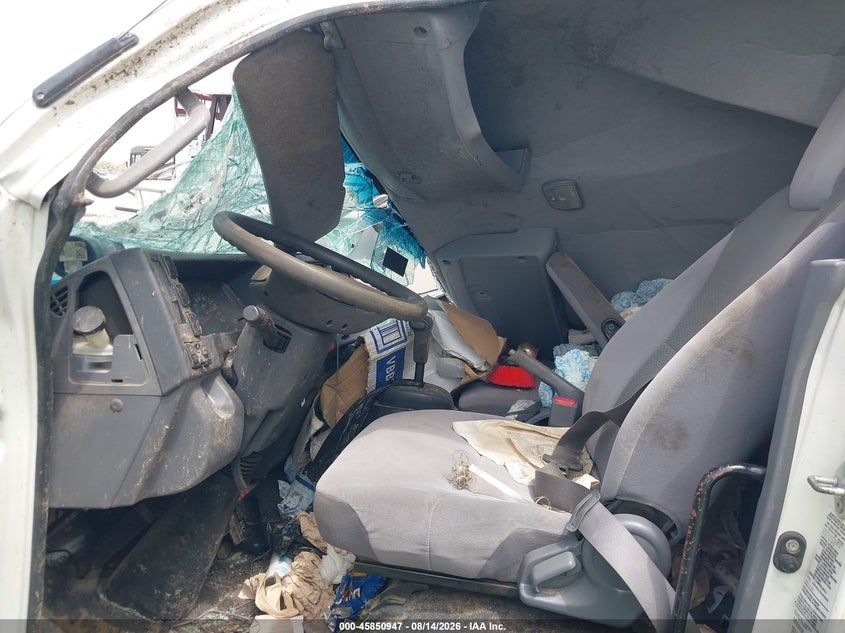 2016 Isuzu VIN 54DC4W1C3GS809046 IAAI salvage auction — ROLLOVER, Salvage (Texas), sold $3,500 on 2026-09-08 (photo 5)