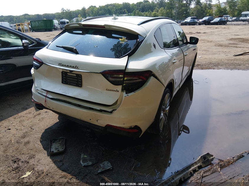 2022 Maserati Levante VIN ZN661XUA3NX396473 IAAI salvage auction — REAR END, Salvage Title, sold $13,100 on 2026-08-23 (photo 4)