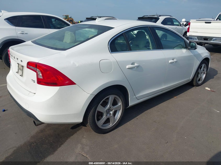 2012 Volvo S60 VIN YV1622FS3C2043386 IAAI salvage auction — NORMAL WEAR, Clear (North Carolina), sold $575 on 2026-08-19 (photo 4)
