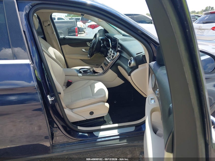 2019 Mercedes-benz Glc VIN WDC0G4KB5KF623187 IAAI salvage auction — NORMAL WEAR, Original (Texas), sold $6,000 on 2026-08-19 (photo 5)