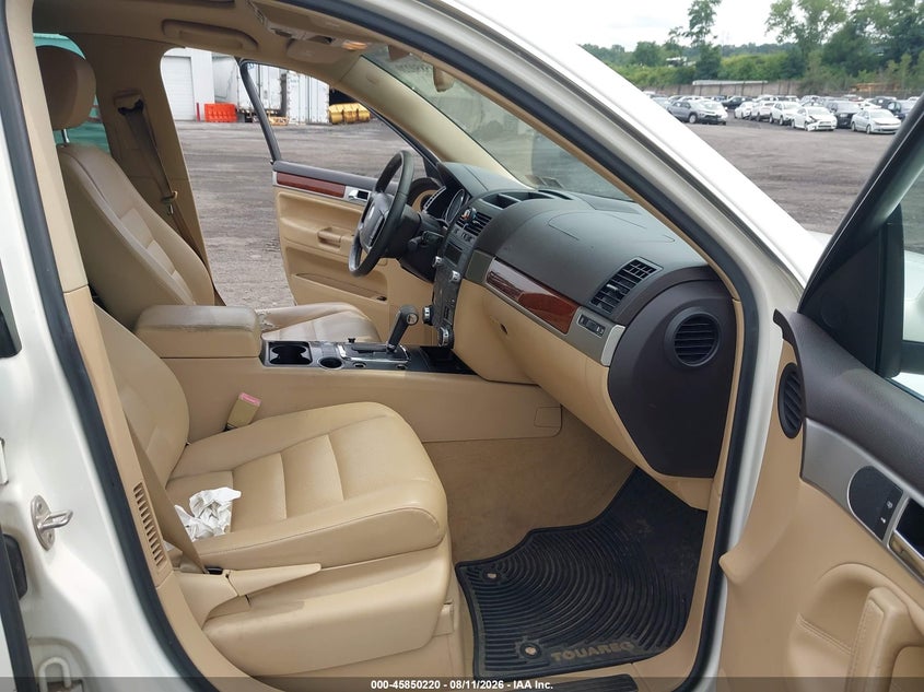 2006 Volkswagen Touareg VIN WVGZG77L26D043277 IAAI salvage auction — NORMAL WEAR, Clear (Pennsylvania), sold $400 on 2026-08-18 (photo 5)