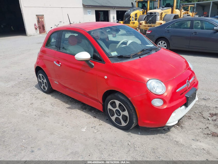 2014 Fiat 500e VIN 3C3CFFGEXET172762 IAAI salvage auction — NORMAL WEAR, Clear (Oregon), sold $675 on 2026-09-06 (photo 1)