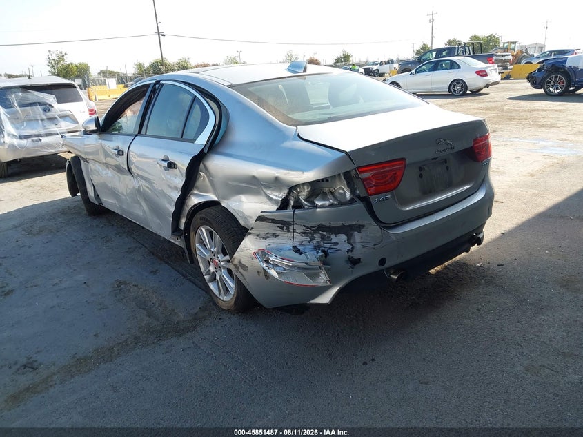 2018 Jaguar Xe VIN SAJAD4FX8JCP25318 IAAI salvage auction — LEFT SIDE, Wait Title, sold $550 on 2026-09-17 (photo 3)