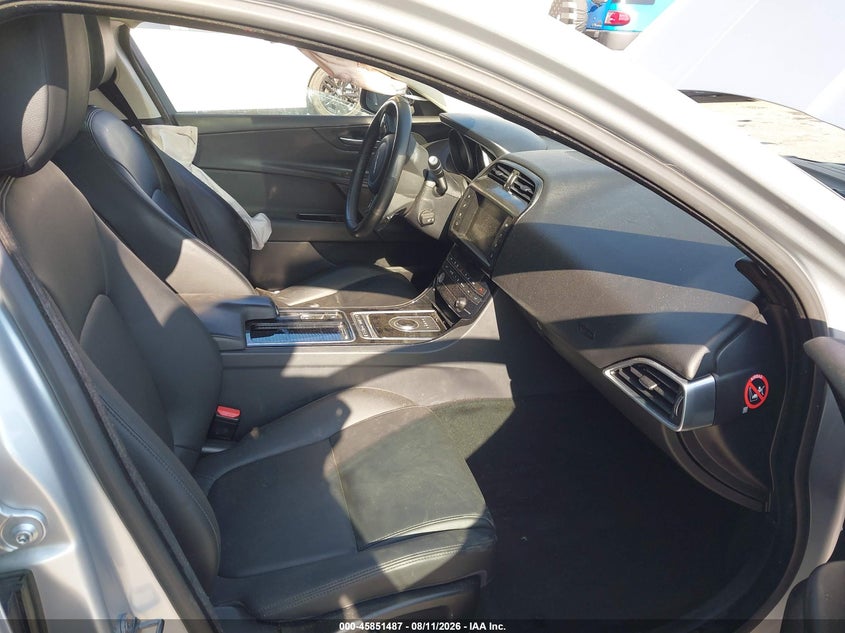 2018 Jaguar Xe VIN SAJAD4FX8JCP25318 IAAI salvage auction — LEFT SIDE, Wait Title, sold $550 on 2026-09-17 (photo 5)