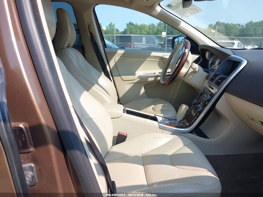 2012 Volvo Xc60 VIN YV4902DZ4C2314882 IAAI salvage auction — NORMAL WEAR, Clear (Connecticut), sold $450 on 2026-08-13 (photo 5)