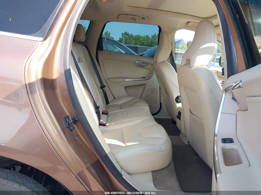 2012 Volvo Xc60 VIN YV4902DZ4C2314882 IAAI salvage auction — NORMAL WEAR, Clear (Connecticut), sold $450 on 2026-08-13 (photo 8)