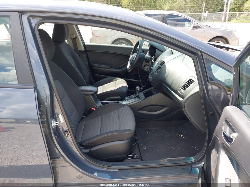 2016 Kia Forte VIN KNAFX4A60G5608952 IAAI salvage auction — FRONT END, Salvage Title, sold $800 on 2026-08-30 (photo 5)