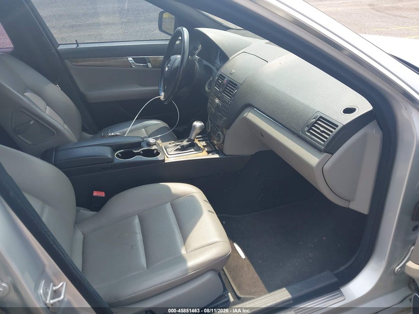 2008 Mercedes-benz C class VIN WDDGF56X78R033802 IAAI salvage auction — NORMAL WEAR, Clear (New York), sold $625 on 2026-08-15 (photo 5)
