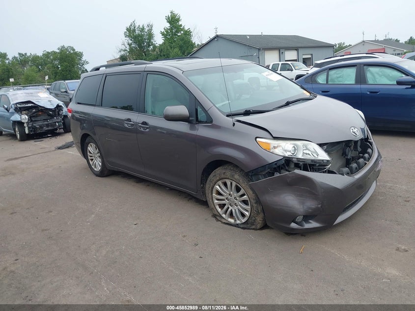 2012 Toyota Sienna VIN 5TDYK3DC7CS266331 — IAAI salvage auction photo