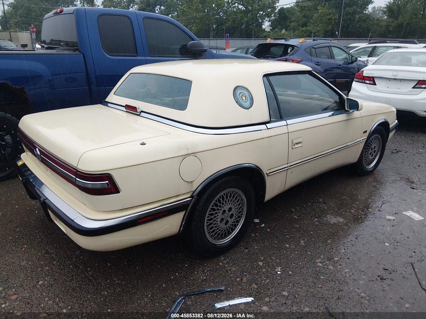 1989 Chrysler Town & country VIN ZC2FR1100KB204237 IAAI salvage auction — NORMAL WEAR, Original (Ohio), sold $350 on 2026-08-20 (photo 4)
