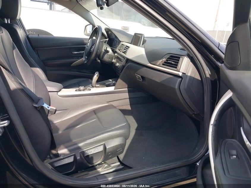 2015 BMW 3er VIN WBA3B1G56FNT04649 IAAI salvage auction — RIGHT REAR, Salvage (California), sold $3,250 on 2026-08-19 (photo 5)
