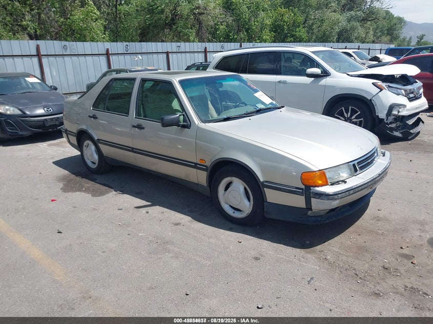 1997 Saab 9000 VIN YS3CD68UXV1024036 IAAI salvage auction — FRONT & REAR, Salvage (Idaho), sold $250 on 2026-09-17 (photo 1)