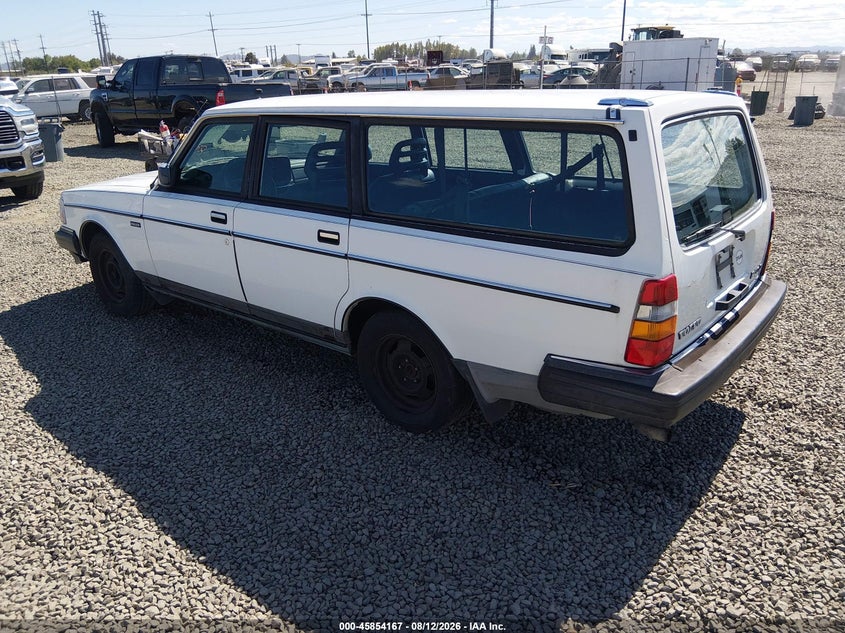 1989 Volvo 240 VIN YV1AX8853K1830431 IAAI salvage auction — NORMAL WEAR, Clear - Public Restricted (Oregon), sold $100 on 2026-08-17 (photo 3)