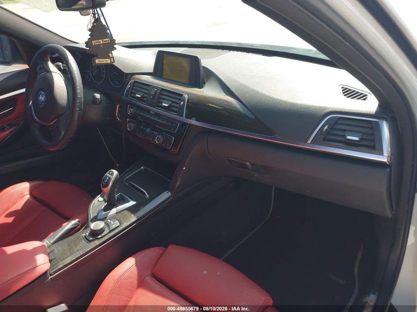 2016 BMW 3er VIN WBA8E9G55GNU27808 IAAI salvage auction — SIDE, Clear (Florida), sold $2,900 on 2026-08-13 (photo 5)