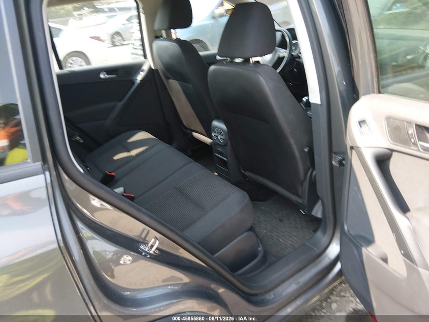 2015 Volkswagen Tiguan VIN WVGBV7AX9FW615419 IAAI salvage auction — NORMAL WEAR, Clear (Massachusetts), sold $400 on 2026-08-18 (photo 8)