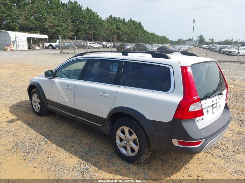 2011 Volvo Xc70 VIN YV4952BL8B1097096 IAAI salvage auction — RIGHT FRONT, Clear (Virginia), sold $1,100 on 2026-08-17 (photo 3)