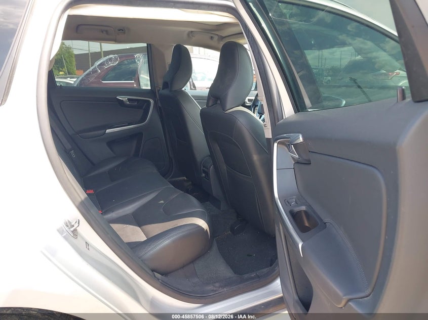 2015 Volvo Xc60 VIN YV4902RM3F2753184 IAAI salvage auction — FRONT & REAR, Wait Title, sold $1,800 on 2026-09-05 (photo 8)