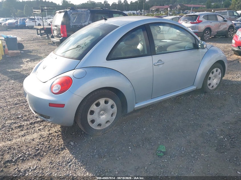 2010 Volkswagen Beetle VIN 3VWPG3AGXAM017441 IAAI salvage auction — NORMAL WEAR, Clear (North Carolina), sold $750 on 2026-09-03 (photo 4)