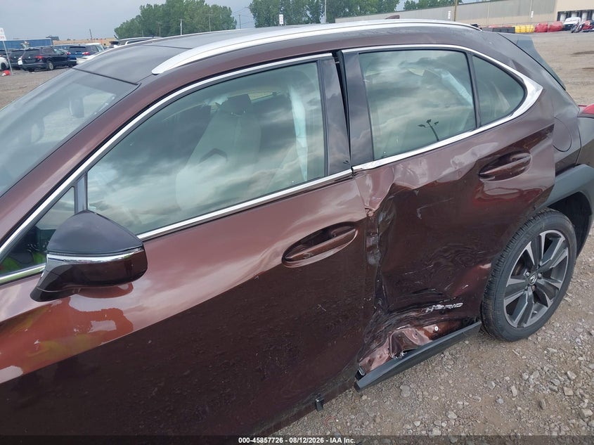 2019 Lexus Ux VIN JTHU9JBH2K2011474 IAAI salvage auction — SIDE, Salvage Title, sold $8,800 on 2026-08-30 (photo 6)