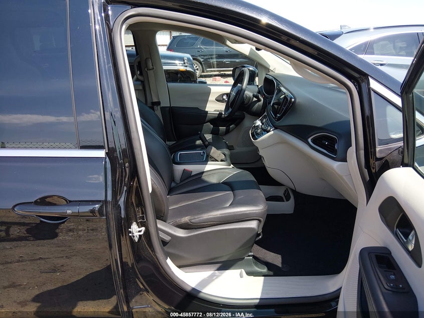 2024 Chrysler Pacifica VIN 2C4RC1BG1RR194104 IAAI salvage auction — ENGINE DAMAGE, Salvage Title, sold $11,950 on 2026-08-19 (photo 5)