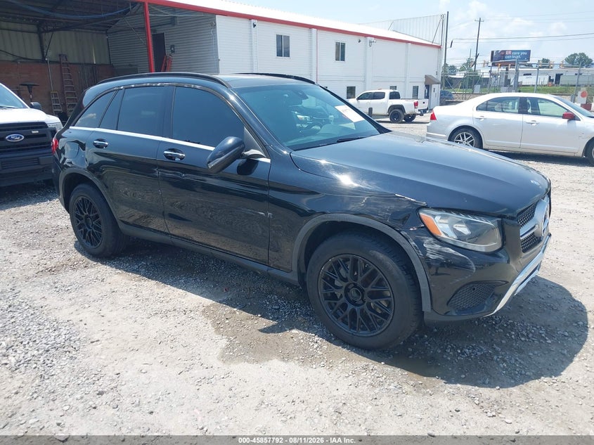 2017 Mercedes-benz Glc VIN WDC0G4KB7HF149543 IAAI salvage auction — RIGHT SIDE, Salvage Title, sold $5,700 on 2026-08-26 (photo 1)