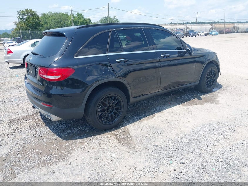 2017 Mercedes-benz Glc VIN WDC0G4KB7HF149543 IAAI salvage auction — RIGHT SIDE, Salvage Title, sold $5,700 on 2026-08-26 (photo 4)