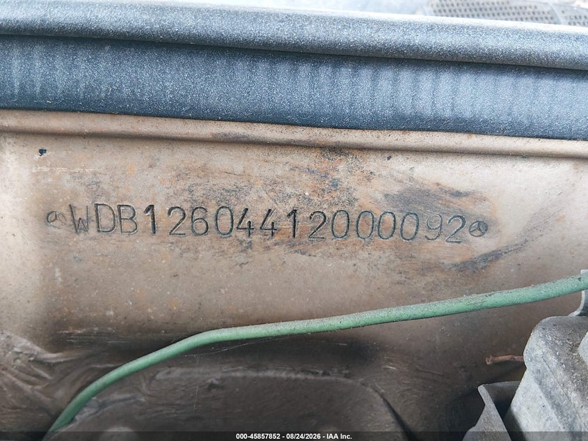1982 Mercedes C500 VIN WDB12604412000092 IAAI salvage auction — NORMAL WEAR, Clear (Virginia), sold $1,050 on 2026-10-15 (photo 9)