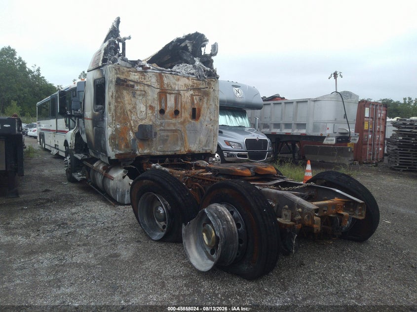 2022 International VIN 3HSDZTZRXNN355788 IAAI salvage auction — EXTERIOR BURN, Salvage Title, sold $5,000 on 2026-09-19 (photo 3)
