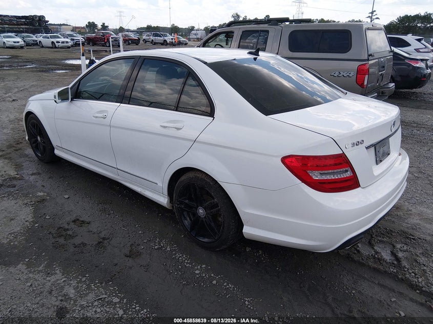 2013 Mercedes-benz C-klasse VIN WDDGF8AB0DR298553 IAAI salvage auction — NORMAL WEAR, Clear (Georgia), sold $700 on 2026-08-21 (photo 3)