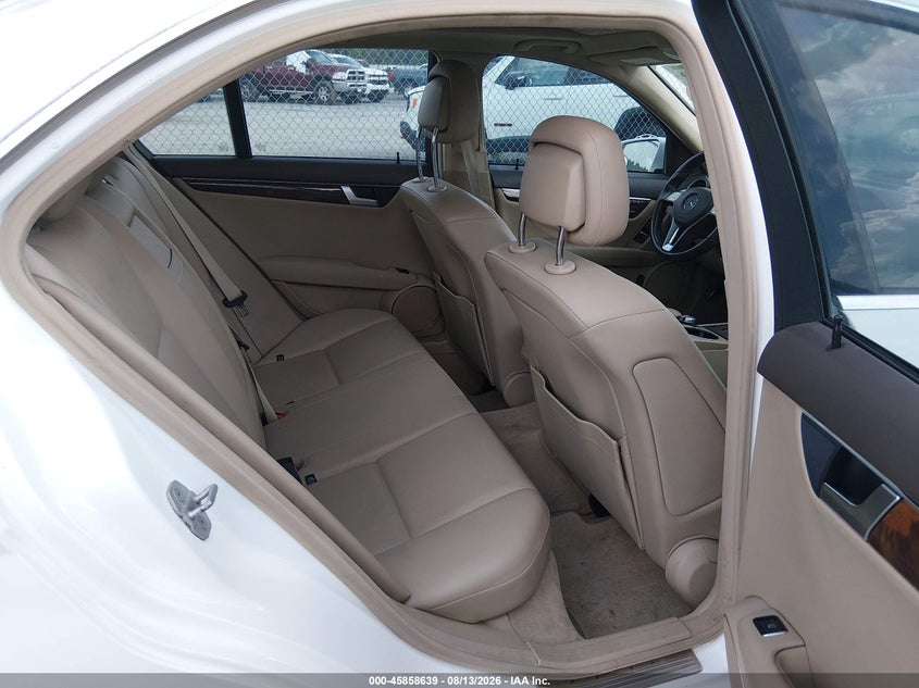 2013 Mercedes-benz C-klasse VIN WDDGF8AB0DR298553 IAAI salvage auction — NORMAL WEAR, Clear (Georgia), sold $700 on 2026-08-21 (photo 8)