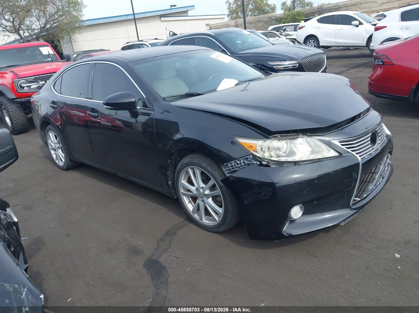 2013 Lexus ES VIN JTHBK1GG5D2059842 IAAI salvage auction — LEFT FRONT, Salvage Title, sold $2,300 on 2026-09-07 (photo 1)