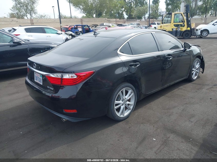 2013 Lexus ES VIN JTHBK1GG5D2059842 IAAI salvage auction — LEFT FRONT, Salvage Title, sold $2,300 on 2026-09-07 (photo 4)