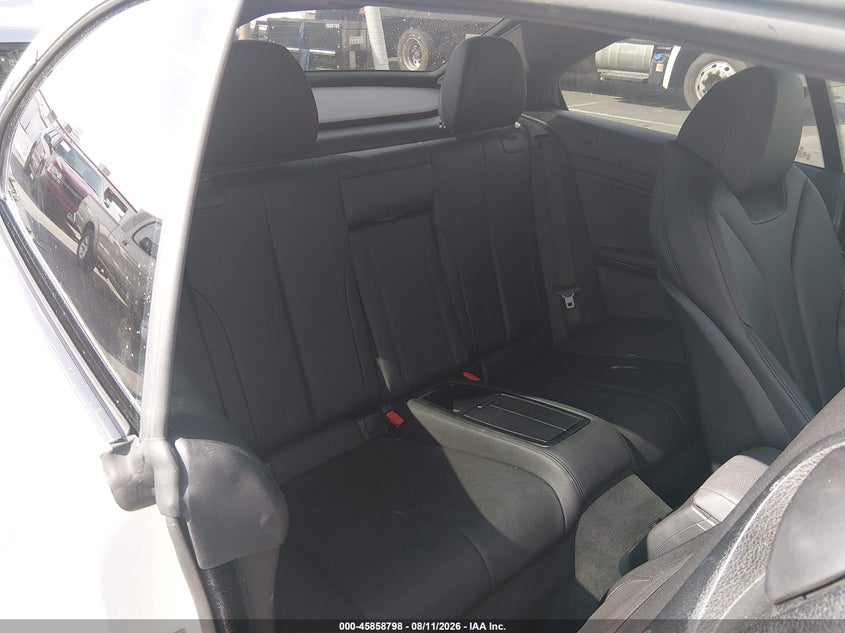 2017 BMW 4er VIN WBA4U7C31H5J54801 IAAI salvage auction — NORMAL WEAR, Wait Title, sold $7,950 on 2026-08-21 (photo 8)