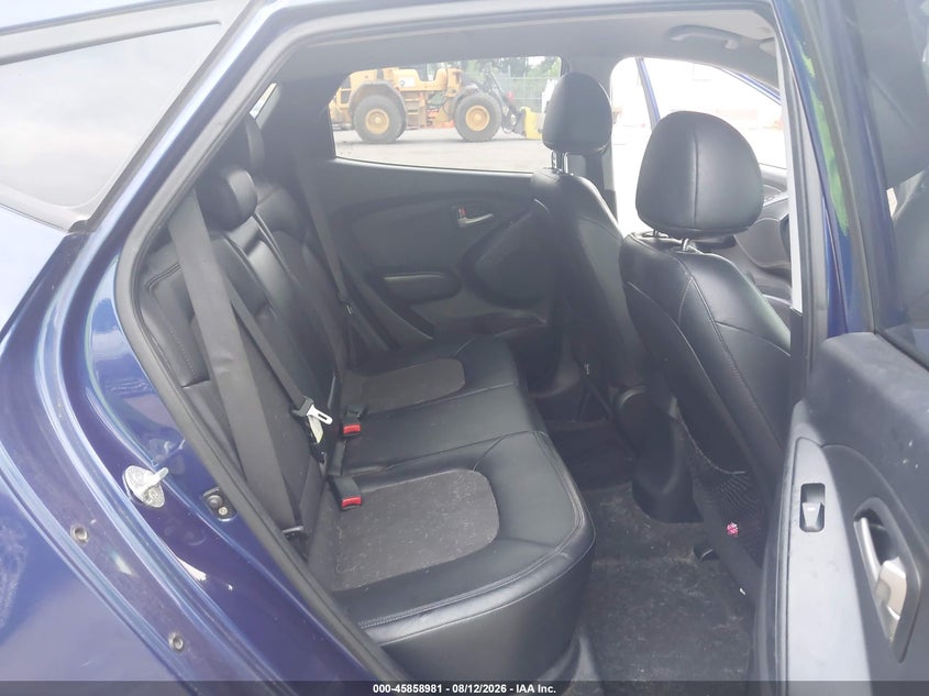 2011 Hyundai Tucson VIN KM8JU3ACXBU243633 IAAI salvage auction — NORMAL WEAR, Clear-Dealer Only (North Carolina), sold $1,775 on 2026-08-27 (photo 8)