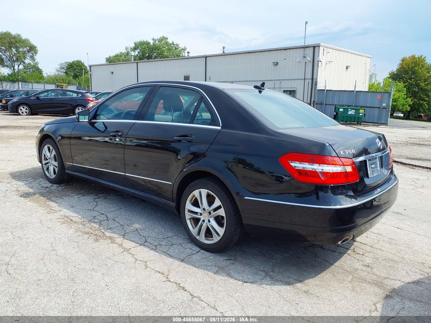 2011 Mercedes-benz E-class VIN WDDHF5GB8BA266309 IAAI salvage auction — NORMAL WEAR, Clear (Illinois), sold $1,125 on 2026-08-17 (photo 3)